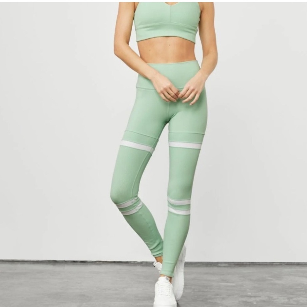 AloYoga high waisted leggings set honeydew XS